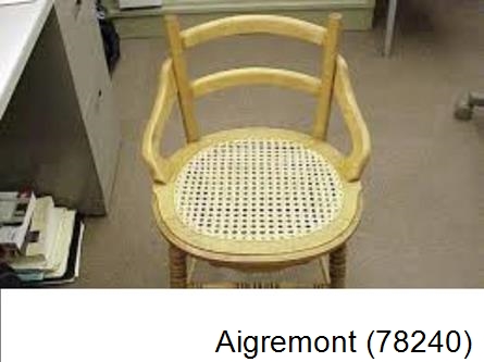 Chaise restaurée Aigremont-78240